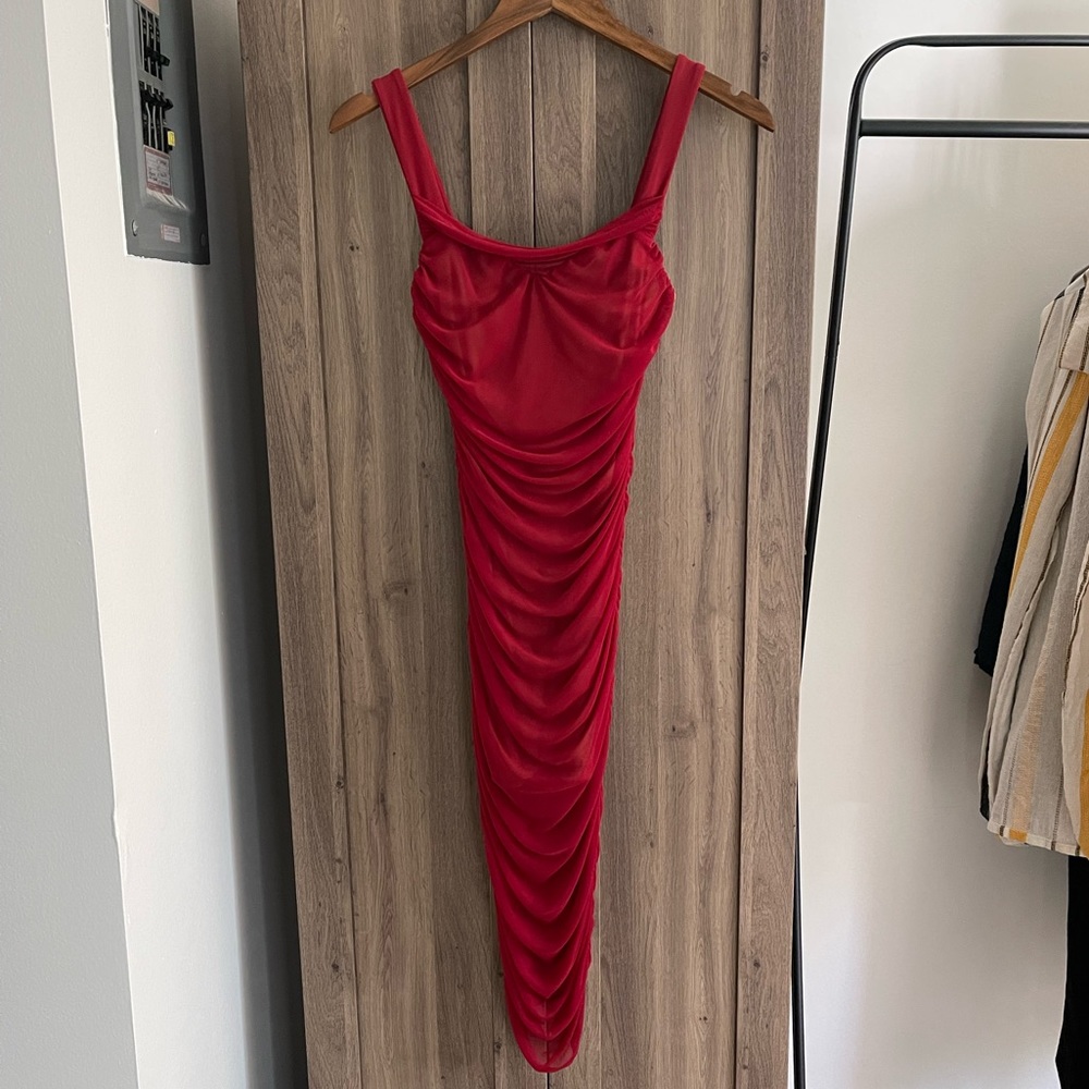 MAJORELLE RACHELLE MIDI DRESS IN CRANBERRY XS - Picture 2 of 7